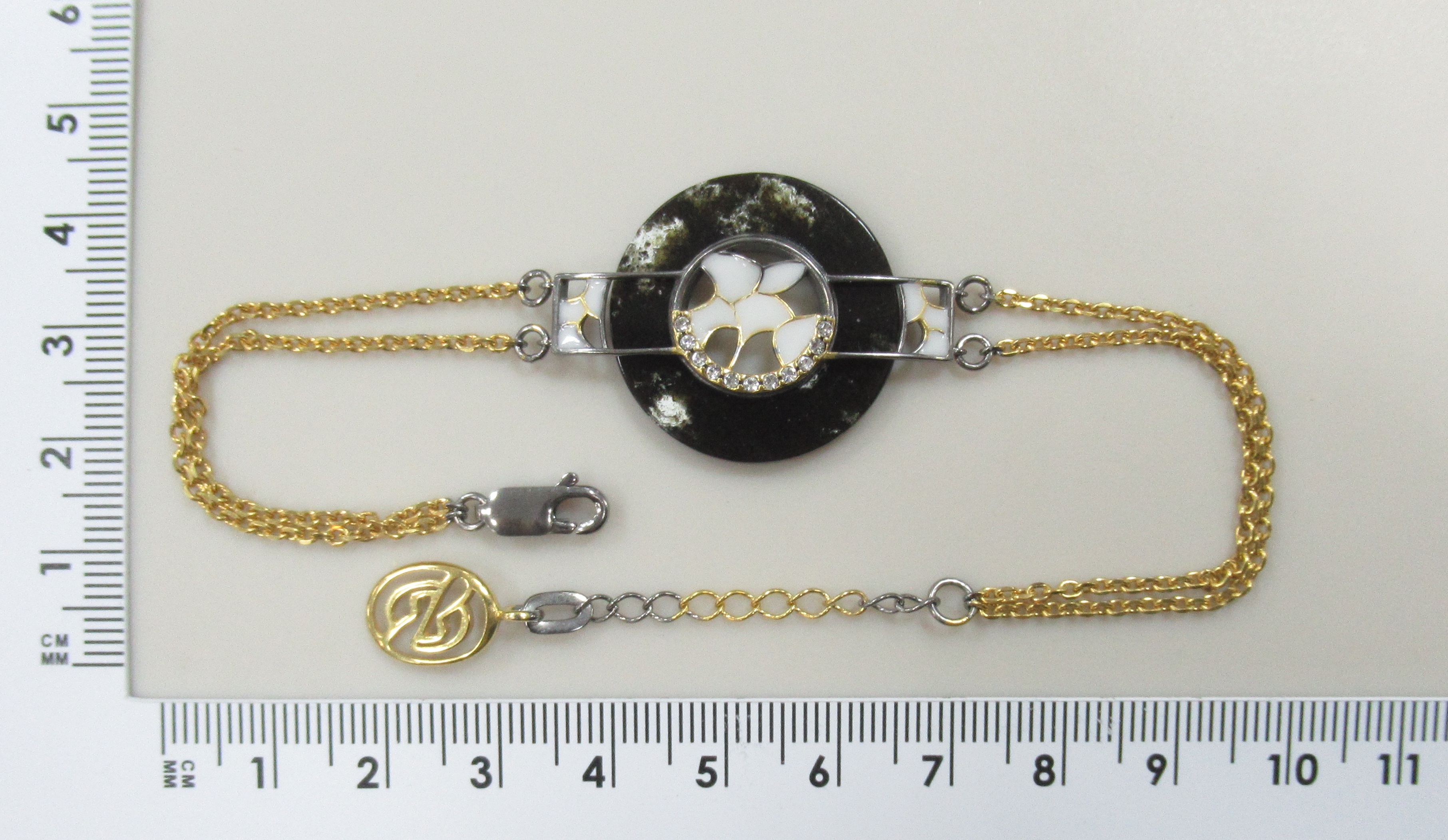 Серебряный браслет с янтарем